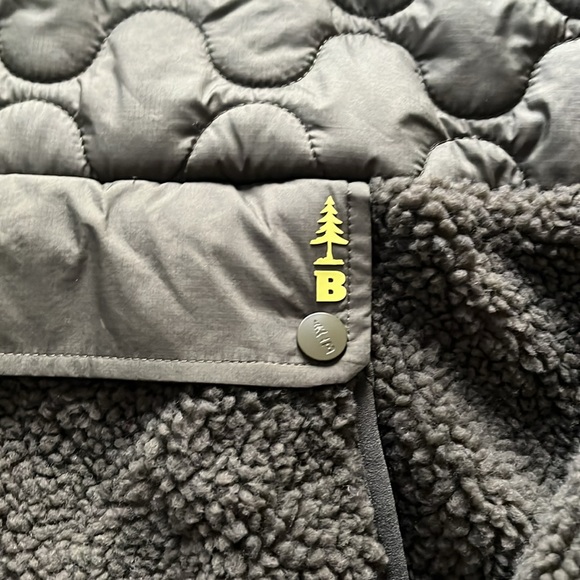 Bass Woman’s Hooded Jacket 1/2 Closure Quilted and Sherpa Green/Yellow - Picture 3 of 7